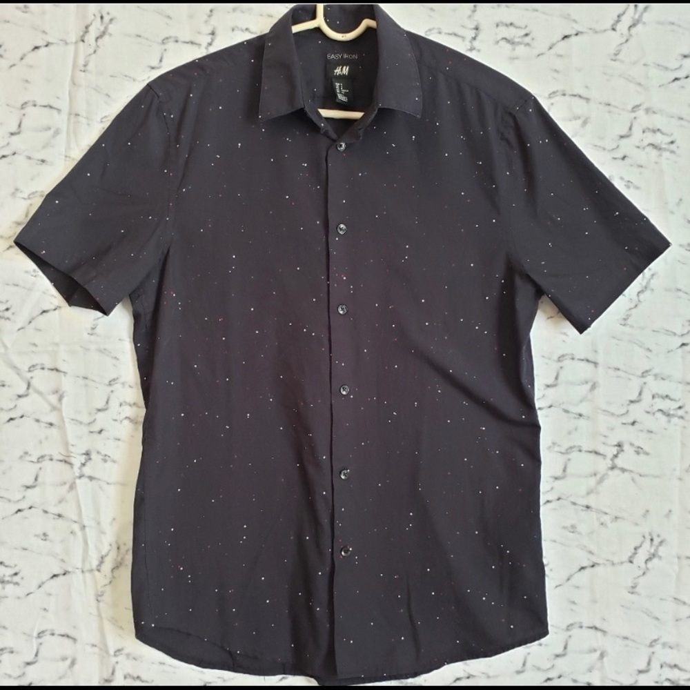 NWOT H&M Easy Iron Short-sleeve Button Up - Small
